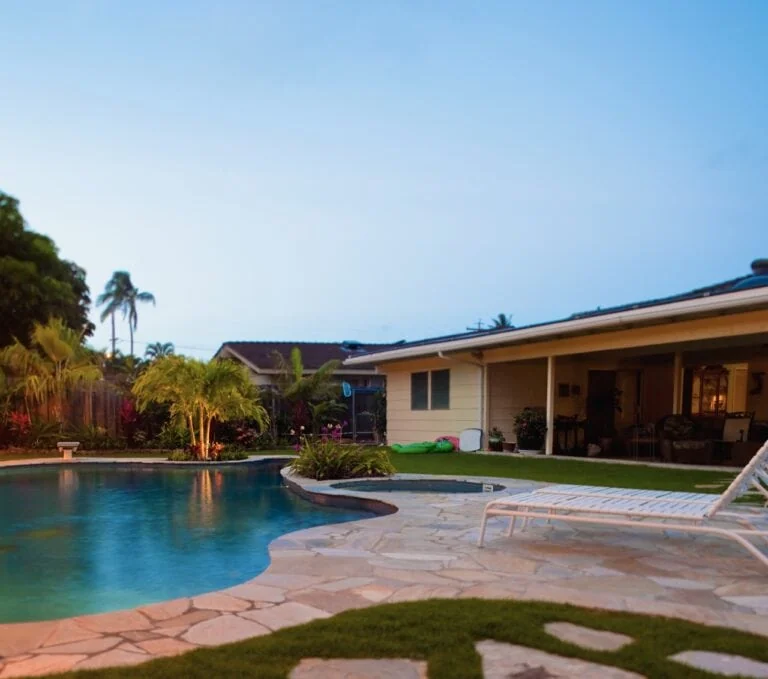 Backyard luxury pool florida